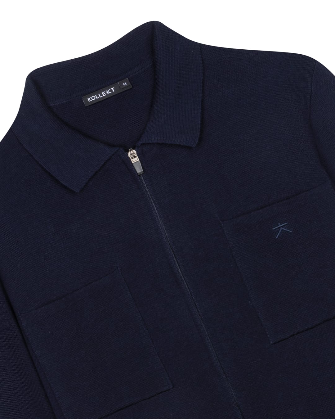 Ontdek het KOLLEKT Dry-Milano Knit Zip Overshirt met luxe structuur, moderne kraag, soepele rits en vier zakken. Stevig, ademend en gemaakt voor stijl met karakter.