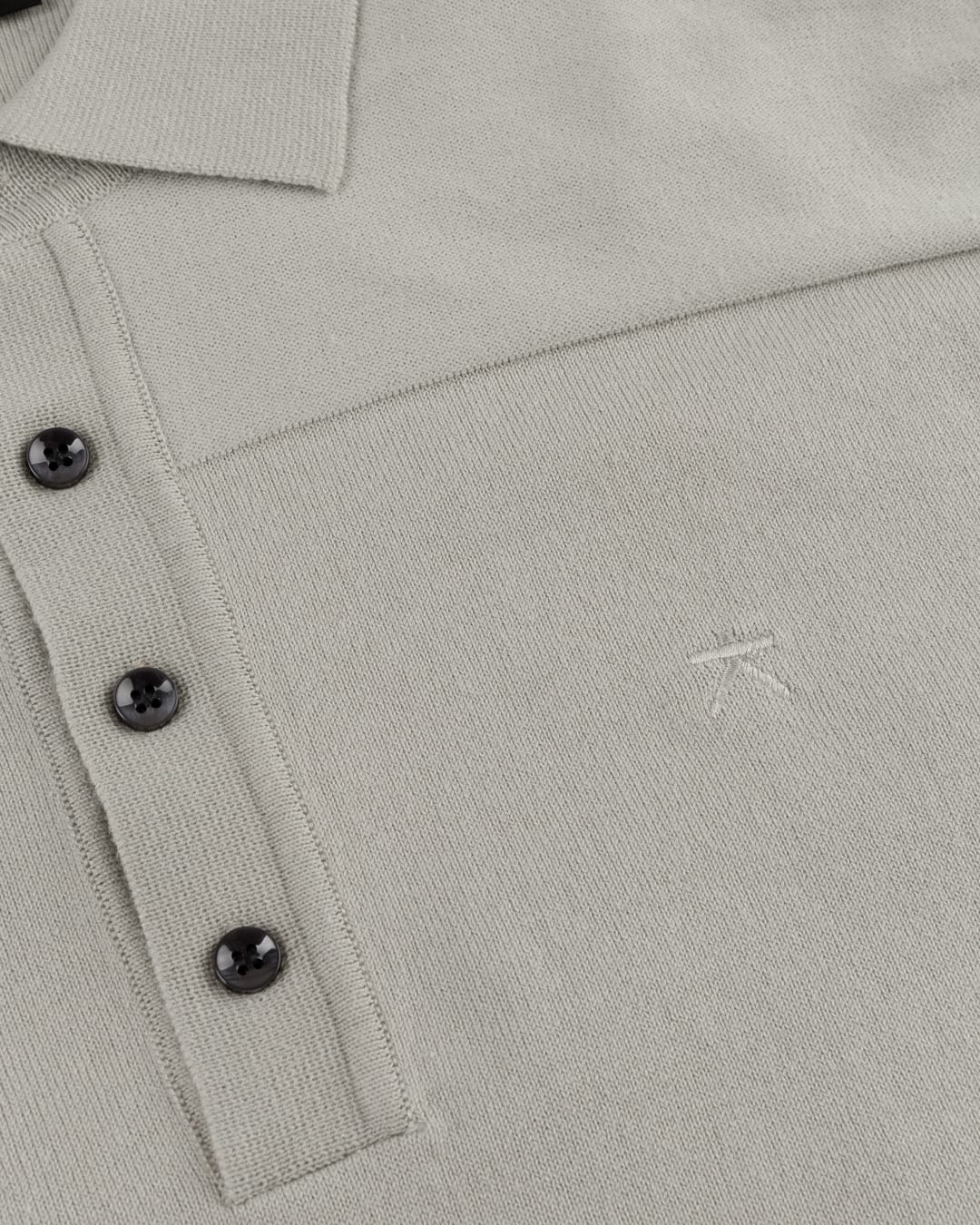 Luxe heren polo trui van katoen met meegebreide lycra en moderne structuur van KOLLEKT